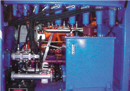 HYDRAULIC DISTRIBUTION SYSTEM FOR MANOEUVRING
